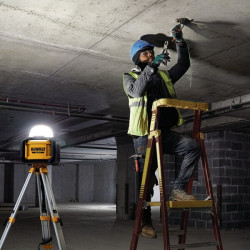 DeWalt Eclairage chantier DCL074 18V Li-Ion 5000Lm IP54 produit seul DeWalt Kobleo