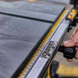 DeWalt Scie à table DWE7492 250mm 2000W DeWalt Kobleo