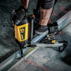 DeWalt Cloueur à gaz C5 Track-It pour béton et acier magasin long DDF5110500 DeWalt Kobleo DeWalt Cloueur à gaz C5 Track-It pour béton et acier magasin long DDF5110500 DeWalt Kobleo