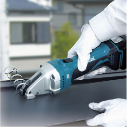 Makita Cisaille métal 18 V Li-Ion 5 Ah DJS161RTJ Kobleo