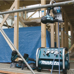 Makita Compresseur 1800 W HP 26 / BP 9 bar AC310H Kobleo