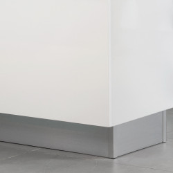 Emuca Kit de plinthes de cuisine 8952463 Ht100mm L2,35m anodisé satiné Emuca Kobleo