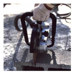 Hikoki Tronçonneuse à disque diamant Diam 305 mm 2400 W CM12Y Kobleo Hikoki Tronçonneuse à disque diamant Diam 305 mm 2400 W CM12Y Kobleo