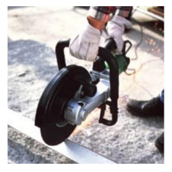 Hikoki Tronçonneuse à disque diamant Diam 305 mm 2400 W CM12Y Kobleo Hikoki Tronçonneuse à disque diamant Diam 305 mm 2400 W CM12Y Kobleo