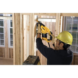 DeWalt Scie Sabre à vitesse variable 1100W 29mm DWE357K Kobleo