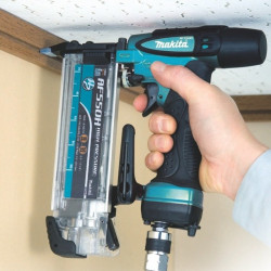 Makita Cloueur pneumatique 22,6bar 15-55mm AF550H Kobleo