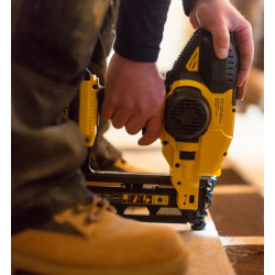 Stanley Cloueur 18V 16 Gauges sans batterie FMC792B Kobleo