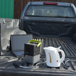 Mundus Pack Station d'énergie portative IZYWATT 250 et panneau solaire 30W Kobleo