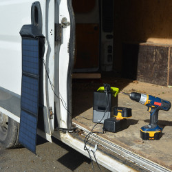 Mundus Pack Station d'énergie portative IZYWATT 250 et panneau solaire 30W Kobleo