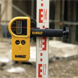 DeWalt Détecteur digital de faisceau laser 300 m avec pince de serrage Kobleo