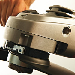 Milwaukee Meuleuse d'angle 2200 W Diam 230 mm avec poignée latérale AVS AGV 22-2 Milwaukee Kobleo Milwaukee Meuleuse d'angle 2200 W Diam 230 mm avec poignée latérale AVS AGV 22-2 Milwaukee Kobleo