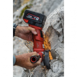 Milwaukee Meuleuse d'angle sans fil 28V Li-ion 2x 50Ah Diam 125 mm HD28 AG125-50 Milwaukee Kobleo Milwaukee Meuleuse d'angle sans fil 28V Li-ion 2x 50Ah Diam 125 mm HD28 AG125-50 Milwaukee Kobleo