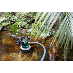 Metabo Pompe immergée combinée 970W 16000 l/h Hrefoulement 95 m maxi TPS 1600 Metabo Kobleo Metabo Pompe immergée combinée 970W 16000 l/h Hrefoulement 95 m maxi TPS 1600 Metabo Kobleo