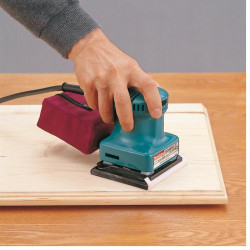 Makita Ponceuse vibrante BO4555 112x102mm 200W Makita Kobleo