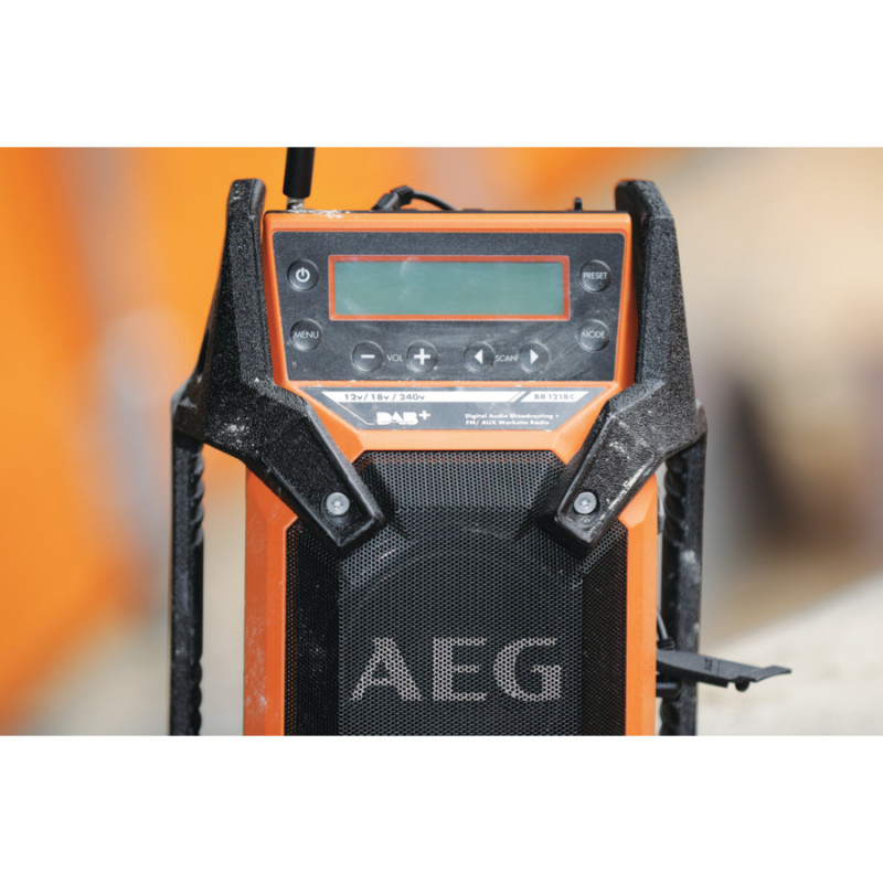 AEG Radio chantier DAB+ 18V 10 stations prise 240V BR 1218C-0 AEG Kobleo AEG Radio chantier DAB+ 18V 10 stations prise 240V BR 1218C-0 AEG Kobleo
