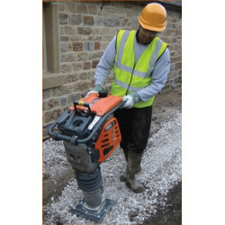 Altrad Pilonneuse à moteur 2,3kW 4 temps Honda GX100 16 kN RTX 68 Altrad Kobleo