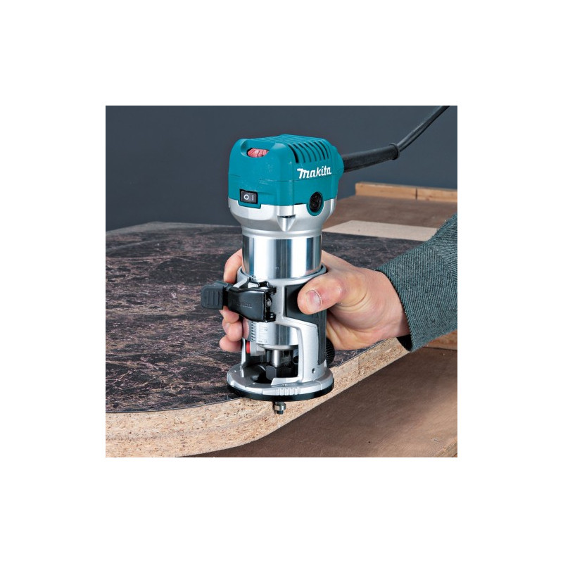 Makita Fraiseuse multifonctions RT0700CX2 710W D6 et 8mm Makita Kobleo Makita Fraiseuse multifonctions RT0700CX2 710W D6 et 8mm Makita Kobleo
