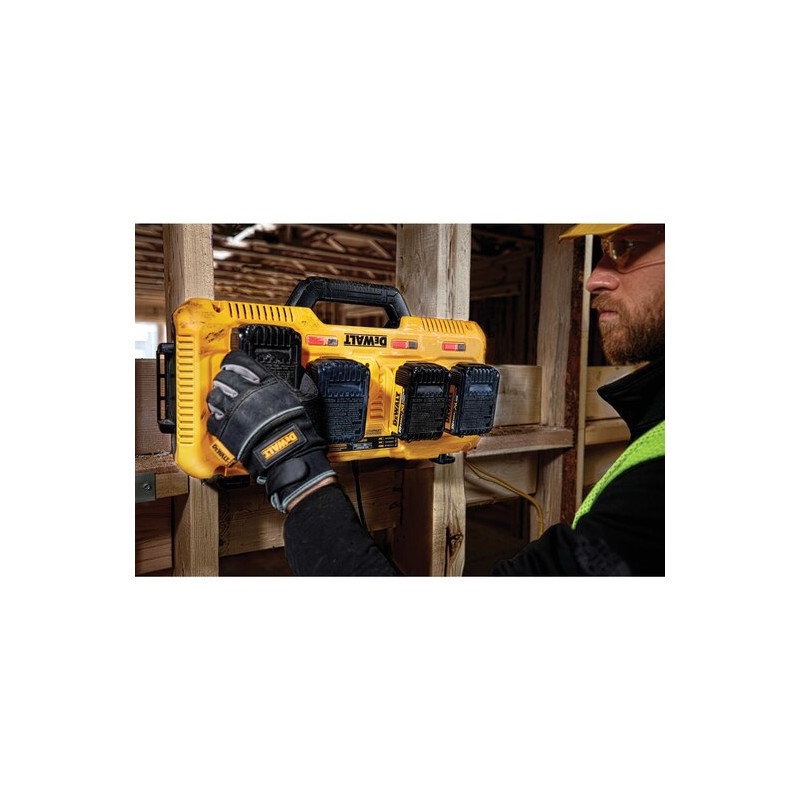 DEWALT DCB104-QW Chargeur rapide universel à 4 entrées