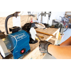 Scheppach Touret à meuler 550W (moteur induction) BG200 AL Scheppach Kobleo Scheppach Touret à meuler 550W (moteur induction) BG200 AL Scheppach Kobleo