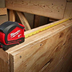 Milwaukee Mètre à ruban Autolock 8m Kobleo
