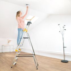 Hoström Escabeau 6 marches DURAMP alu pliable sécurisé plateforme 119cm Hostrom Kobleo