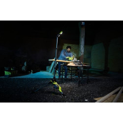 Ryobi Projecteur sur trépied Ryobi R18TL-0 18V ONE+ sans batterie 2700lm Kobleo