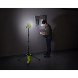 Ryobi Projecteur sur trépied Ryobi R18TL-0 18V ONE+ sans batterie 2700lm Kobleo