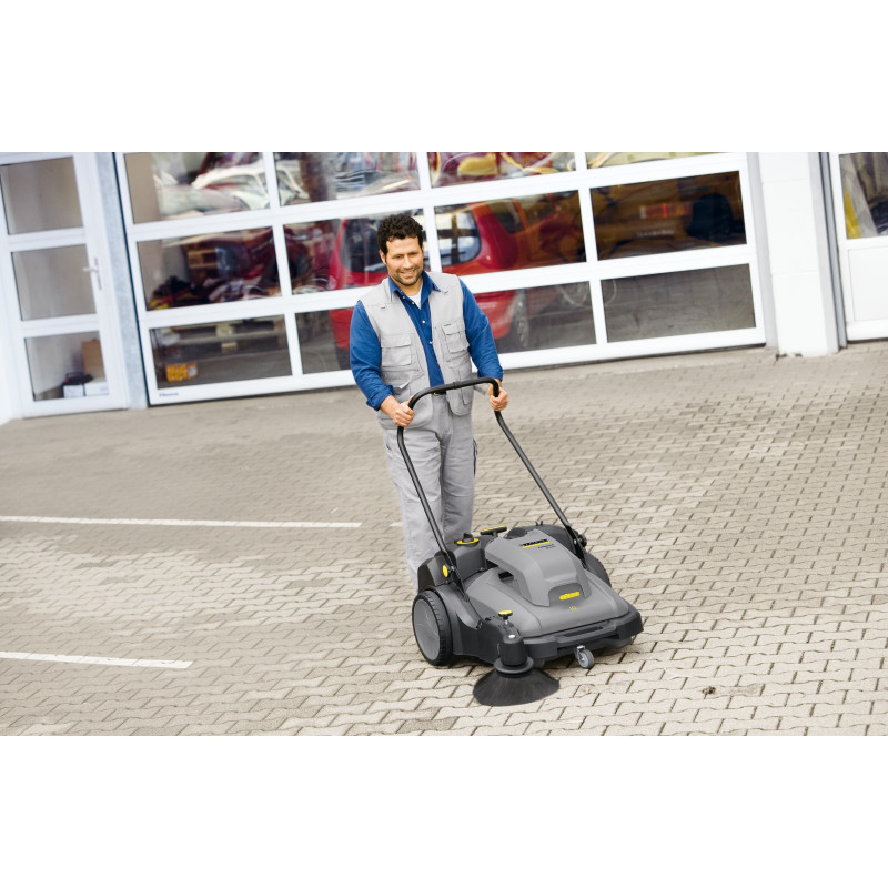 Karcher Balayeuse Karcher KM 70/30 C Bp Pack Adv 2800m2/h balai latéral 70cm Kobleo Karcher Balayeuse Karcher KM 70/30 C Bp Pack Adv 2800m2/h balai latéral 70cm Kobleo