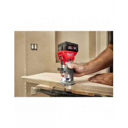 Milwaukee Affleureuse Milwaukee M18 FTR8-0X Li-Ion 18V machine seule 8mm coffret Kobleo