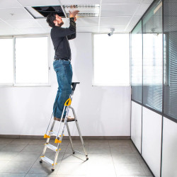 Hoström Escabeau 4 marches DURAMP alu pliable sécurisé plateforme 75cm Hostrom Kobleo