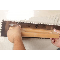 Rubi Peigne Rubi acier 20x20mm manche en bois fermé 48cm Kobleo