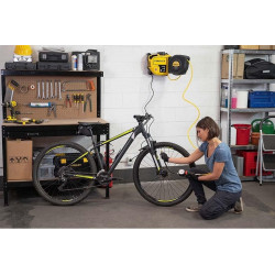 Stanley Compresseur mural Stanley WALL TECH 1.5HP 8bar avec enrouleur Kobleo