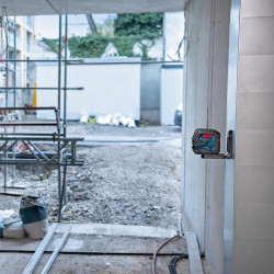 Bosch Laser lignes Bosch GLL 2-15 G Professional avec 4 piles et trépied Kobleo