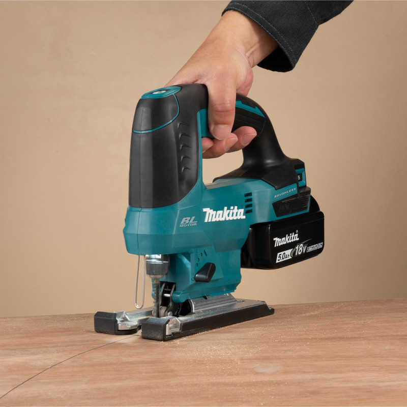 Makita Scie sauteuse Makita DJV184ZJ 18V LXT 135mm 3000cps/min produit seul Kobleo Makita Scie sauteuse Makita DJV184ZJ 18V LXT 135mm 3000cps/min produit seul Kobleo