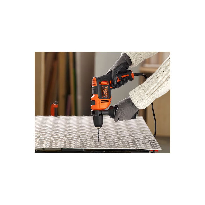 Black and Decker Perceuse à percussion Black & Decker BEH710K 710W 47600cps/min coffret Kobleo Black and Decker Perceuse à percussion Black & Decker BEH710K 710W 47600cps/min coffret Kobleo