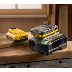 Stanley Kit batterie et chargeur Stanley Fatmax V20 SFMCB12D2-QW 18V 2x2AH 2A Kobleo