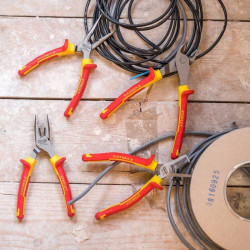 Stanley Jeu de pinces isolées 1000V Stanley 4-84-489 coffret de 4 outils Kobleo