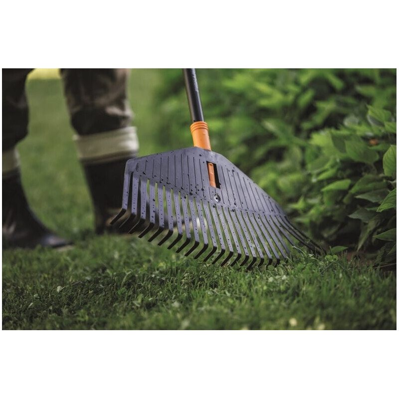Fiskars Tête de balai à gazon Fiskars Solid L 52x22,8cm Kobleo Fiskars Tête de balai à gazon Fiskars Solid L 52x22,8cm Kobleo