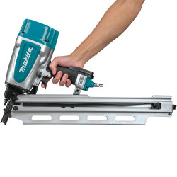 Cloueur à charpente pneumatique AN924 50-90mm 8,3bar Makita